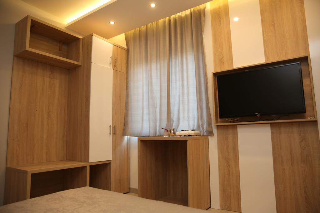 ג'אגודינה Gold Crown Apartments מראה חיצוני תמונה