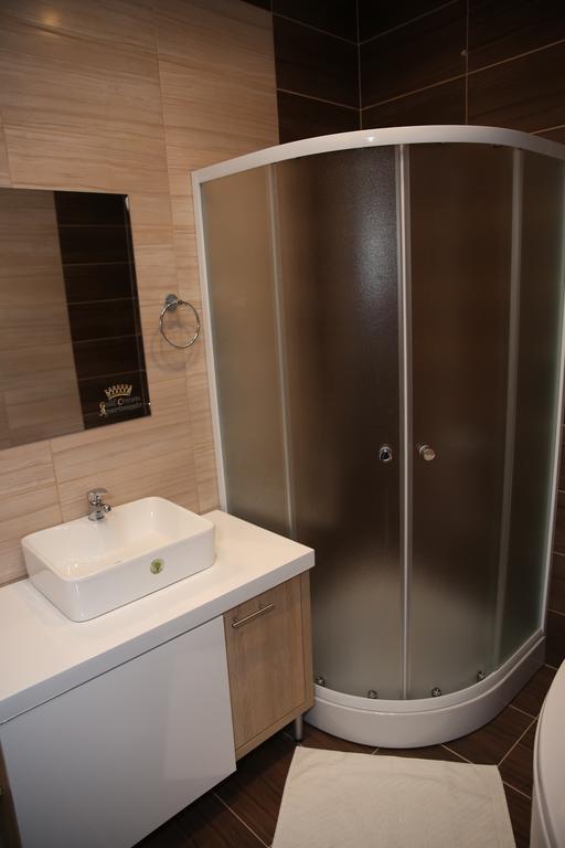 ג'אגודינה Gold Crown Apartments מראה חיצוני תמונה