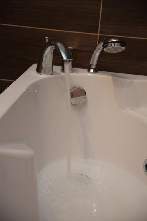 ג'אגודינה Gold Crown Apartments מראה חיצוני תמונה
