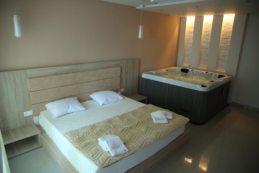 ג'אגודינה Gold Crown Apartments מראה חיצוני תמונה