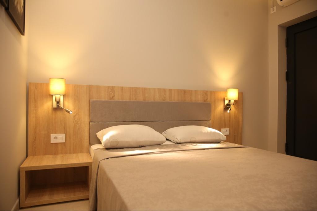 ג'אגודינה Gold Crown Apartments מראה חיצוני תמונה